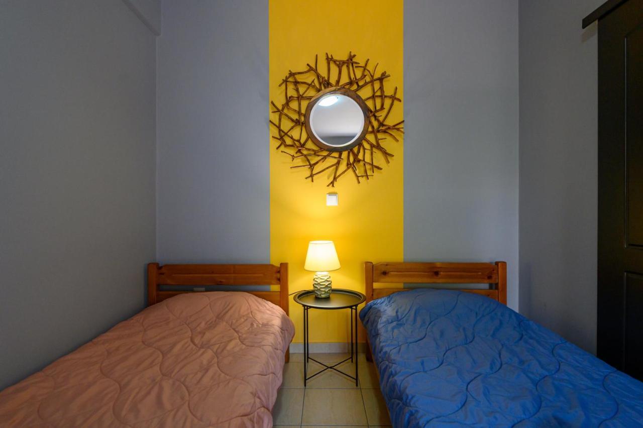 Rea Apartment II "1Minute From The Beach" Kalamata Dış mekan fotoğraf